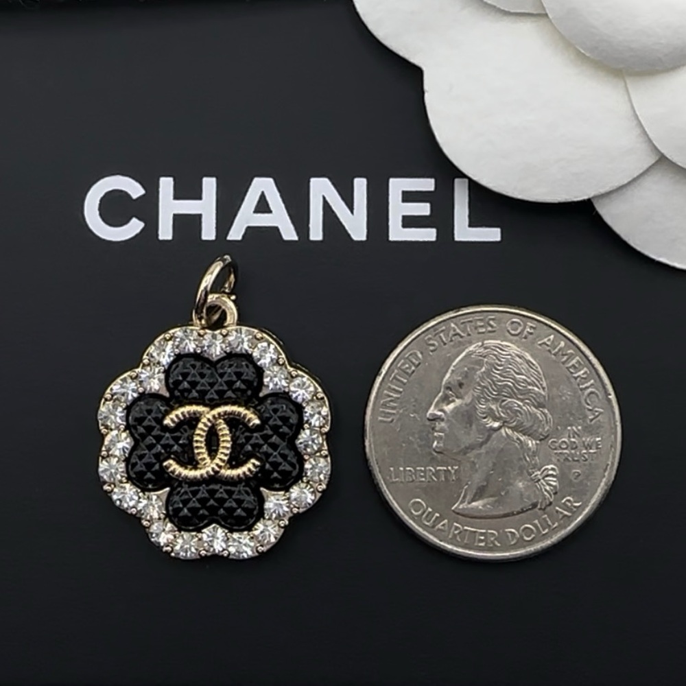 AUTHENTIC CHANEL BLACK CC RHINESTONE CLOVER ZIPPER PULL PENDANT